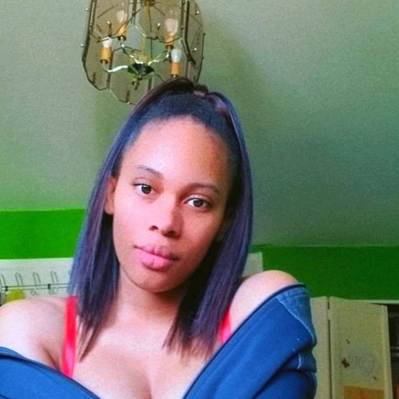 Meet your Posher, Daina - Picture 1 of 1